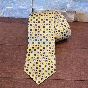 Sophisticated Yellow and Black Geometric Tie
